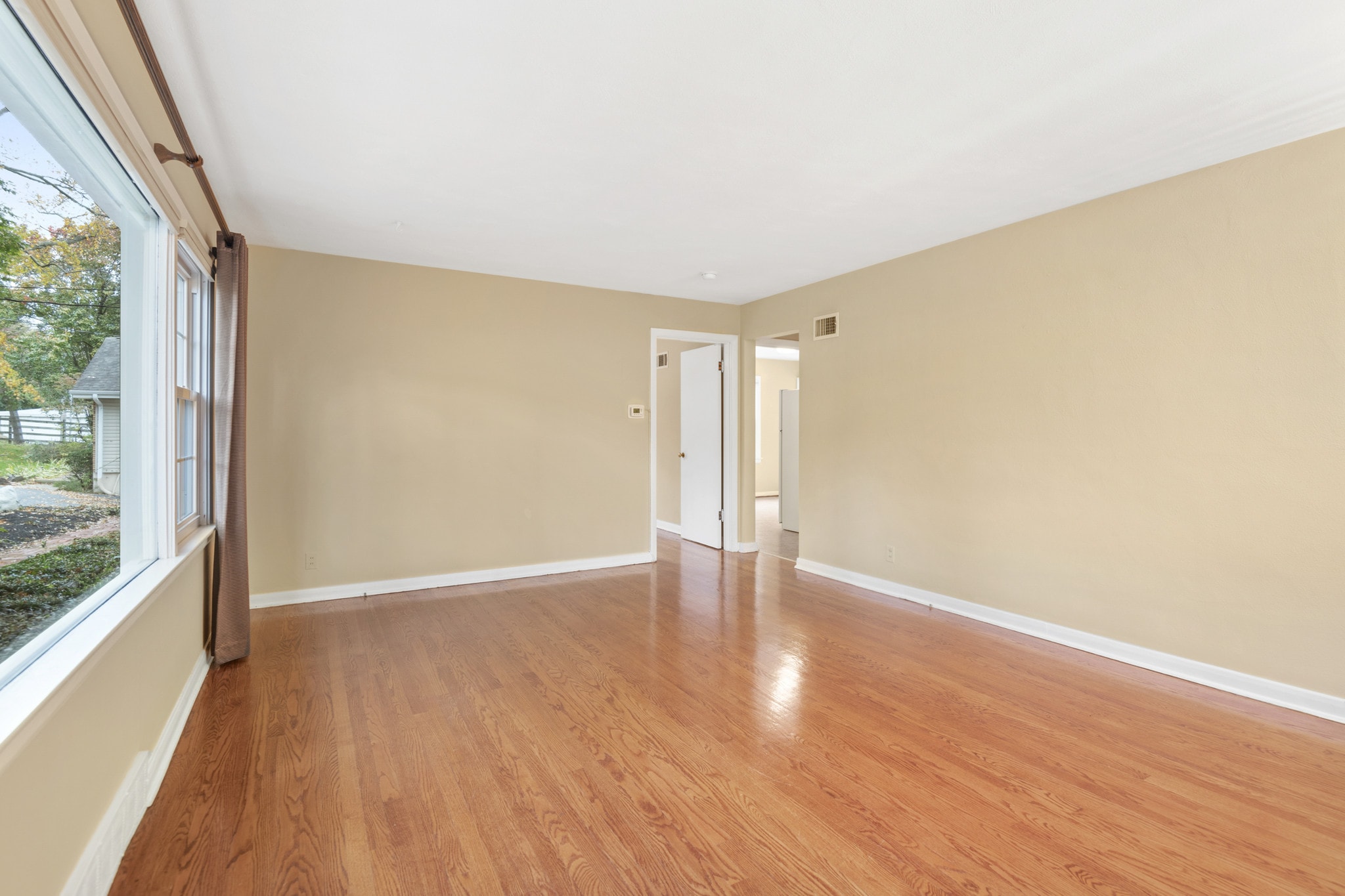 14x20 Living Room - 755 Weidman Rd