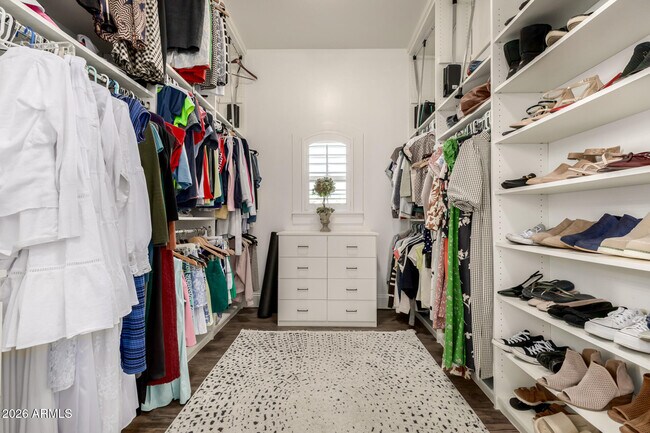 Building Photo - 2013 E Mallory St