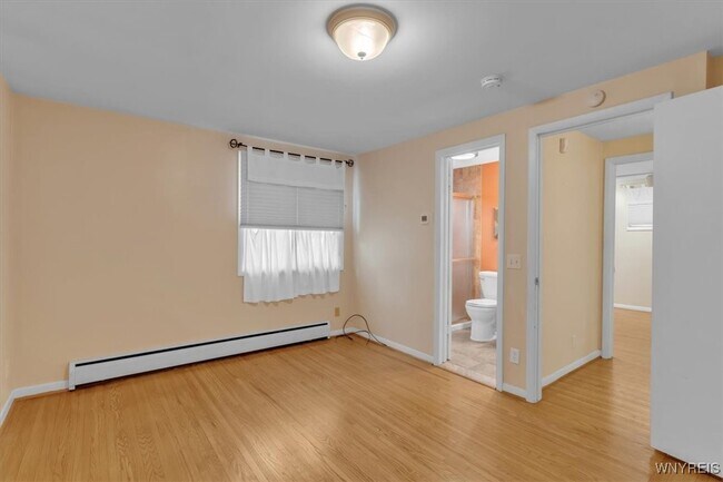 Building Photo - 116 Segsbury Rd