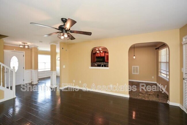 Building Photo - 137 Baywood Crossing