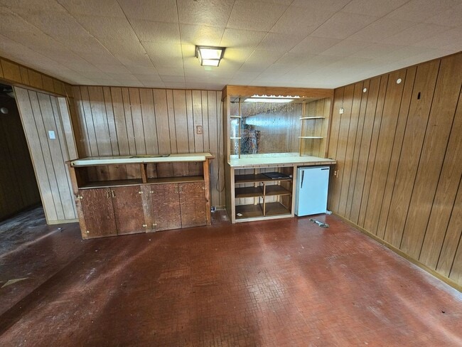 Building Photo - Come see your new home!