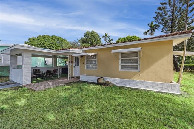 Building Photo - 1420 Miami Rd