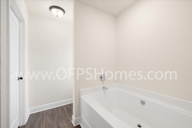Building Photo - 6123 Redberry Dr