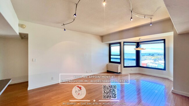 Primary Photo - Contemporary condo on the 10th floor inclu...