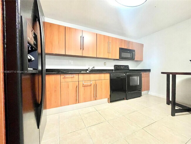 Building Photo - 3001 S Ocean Dr