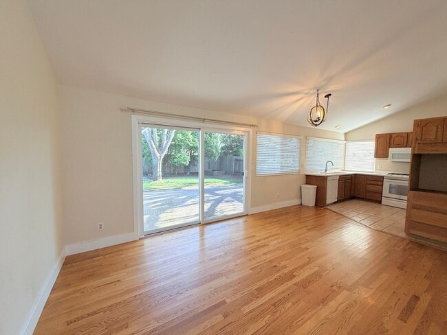 Building Photo - Eastside Single-Story Home with Updates & Private Yard