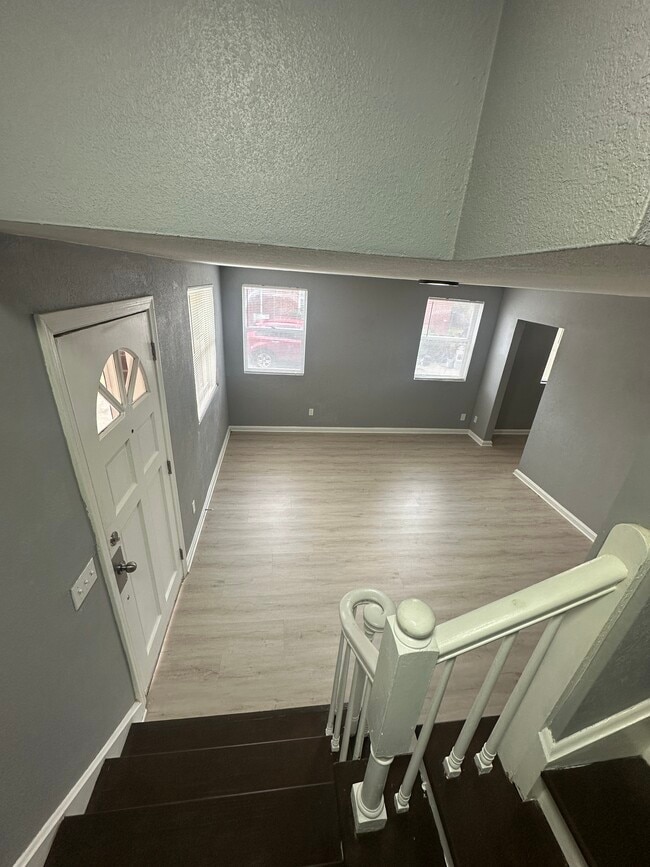 Building Photo - 3150 Belden Cir