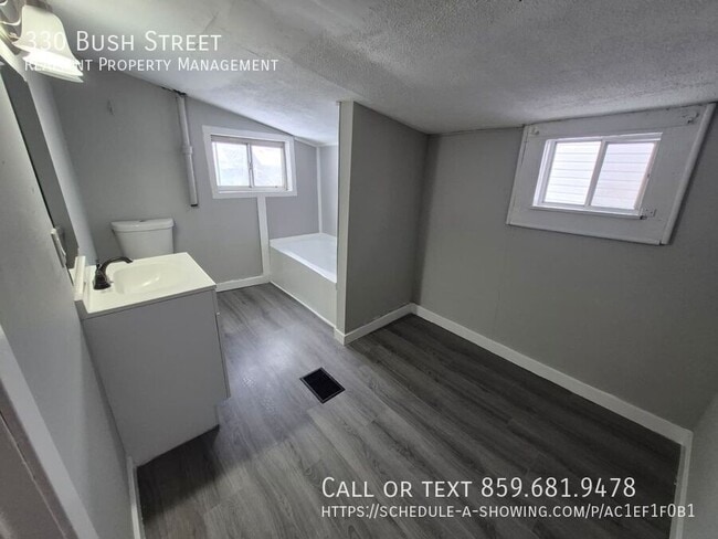 Building Photo - 330 Bush St