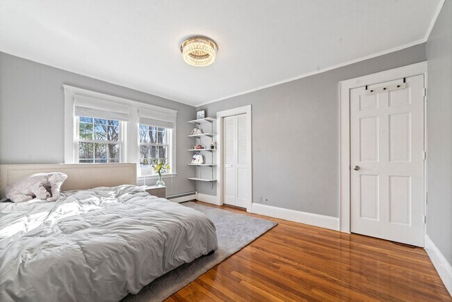 Building Photo - 101 W Plain St