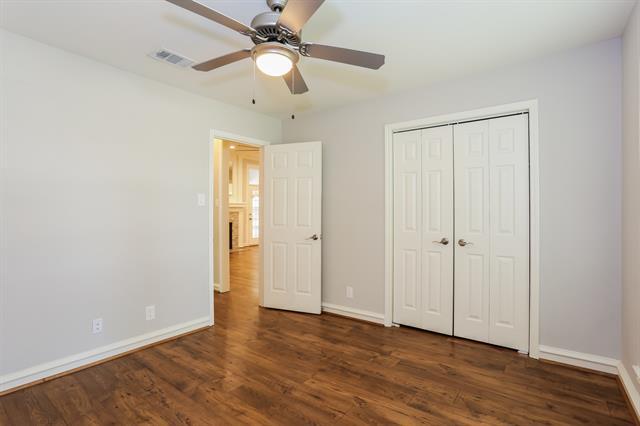 Building Photo - 2120 Steeplewood Dr