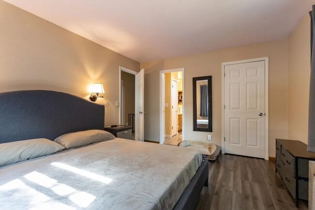 Building Photo - Click the “Apply Now” button or email wapmrentals@gmail.com for a prompt response.