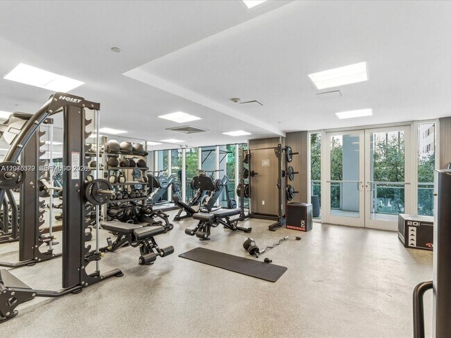 Building Photo - 951 Brickell Ave