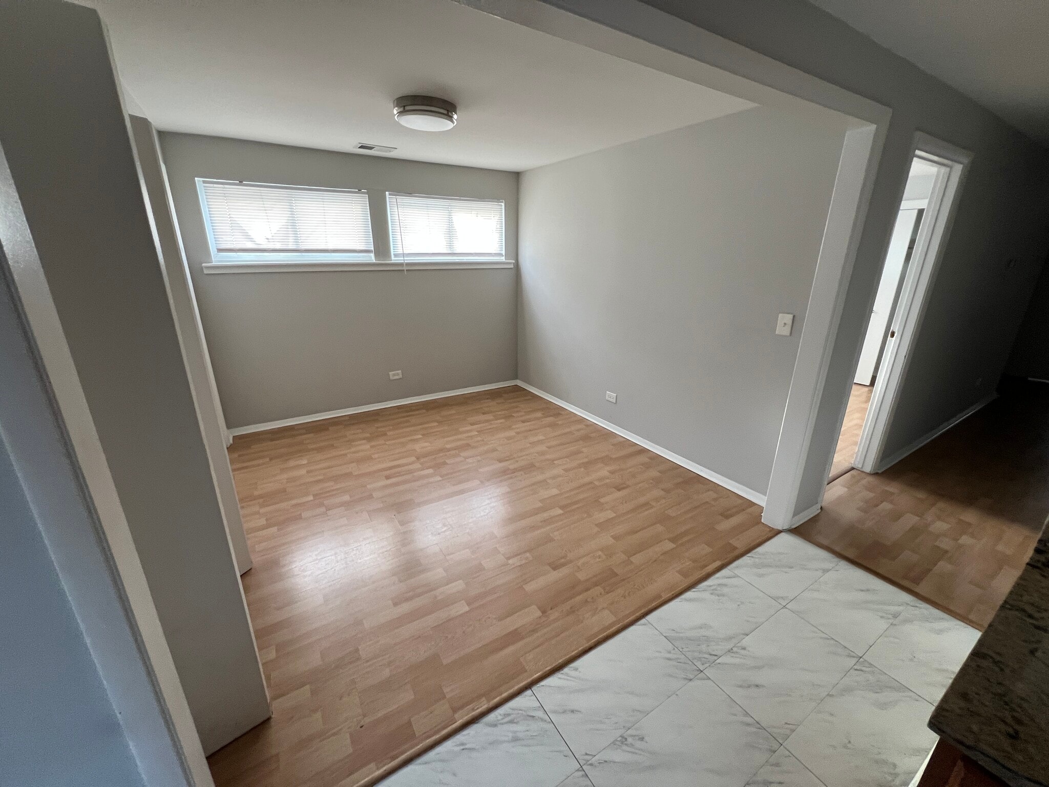 Building Photo - 3021 W Belmont Ave