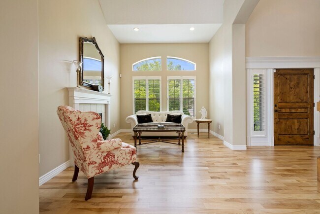 Building Photo - Executive Furnished Home For Rent In Orem!