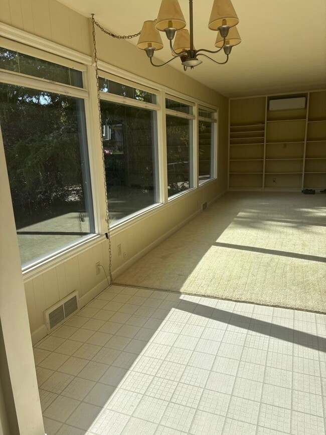 Building Photo - Enjoy 1.125 Acres near Downtown McMinnville