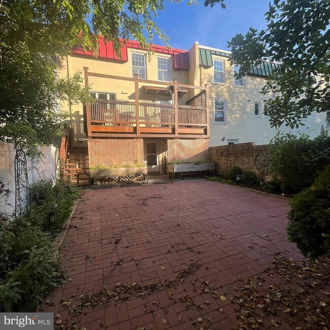 Building Photo - 315 N Maple Ave