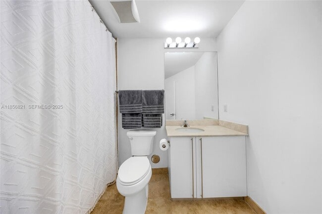 Building Photo - 3030 NE 188th St