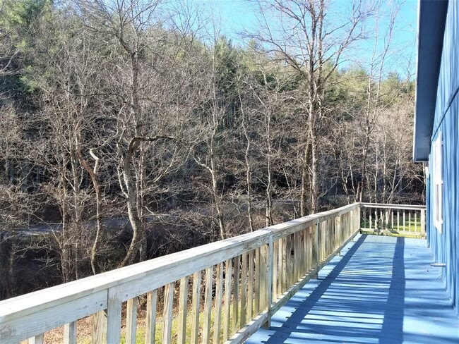 Building Photo - Beautiful 2 Bed Home in Fleetwood!