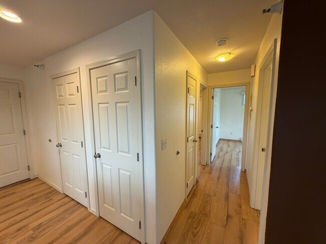 Building Photo - 540 Eyak Dr