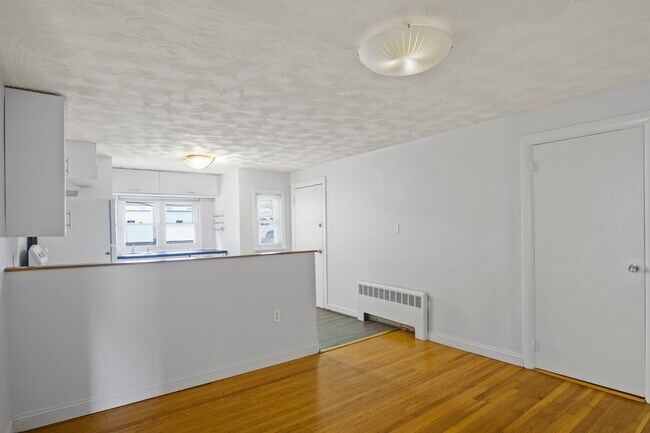 Building Photo - 25 Bailey St