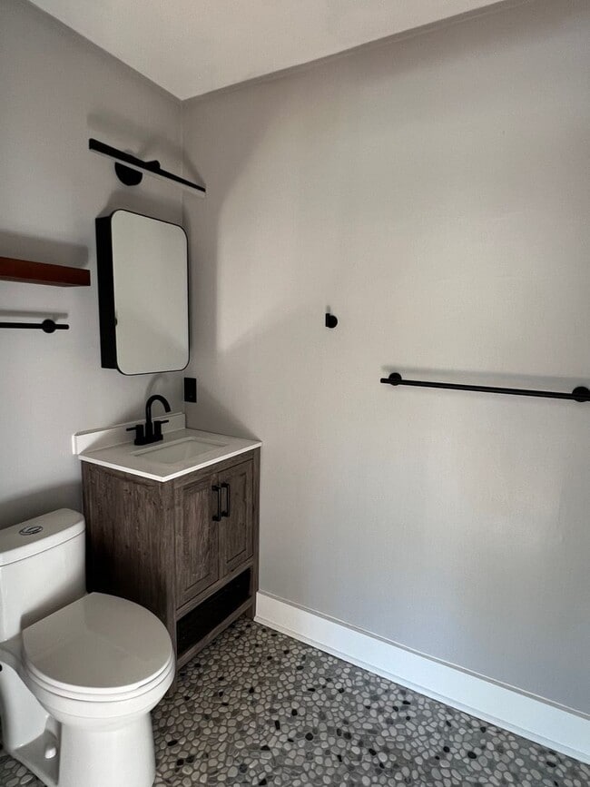 Building Photo - Four Bedroom Ranch St Home in Abercorn Heights - Lamara Heights District