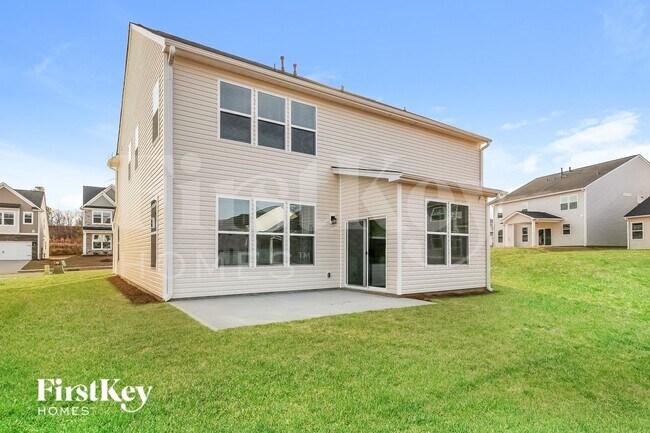 Building Photo - 557 Hillpark Ln