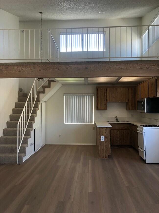 Building Photo - 16621 Dolores Ln