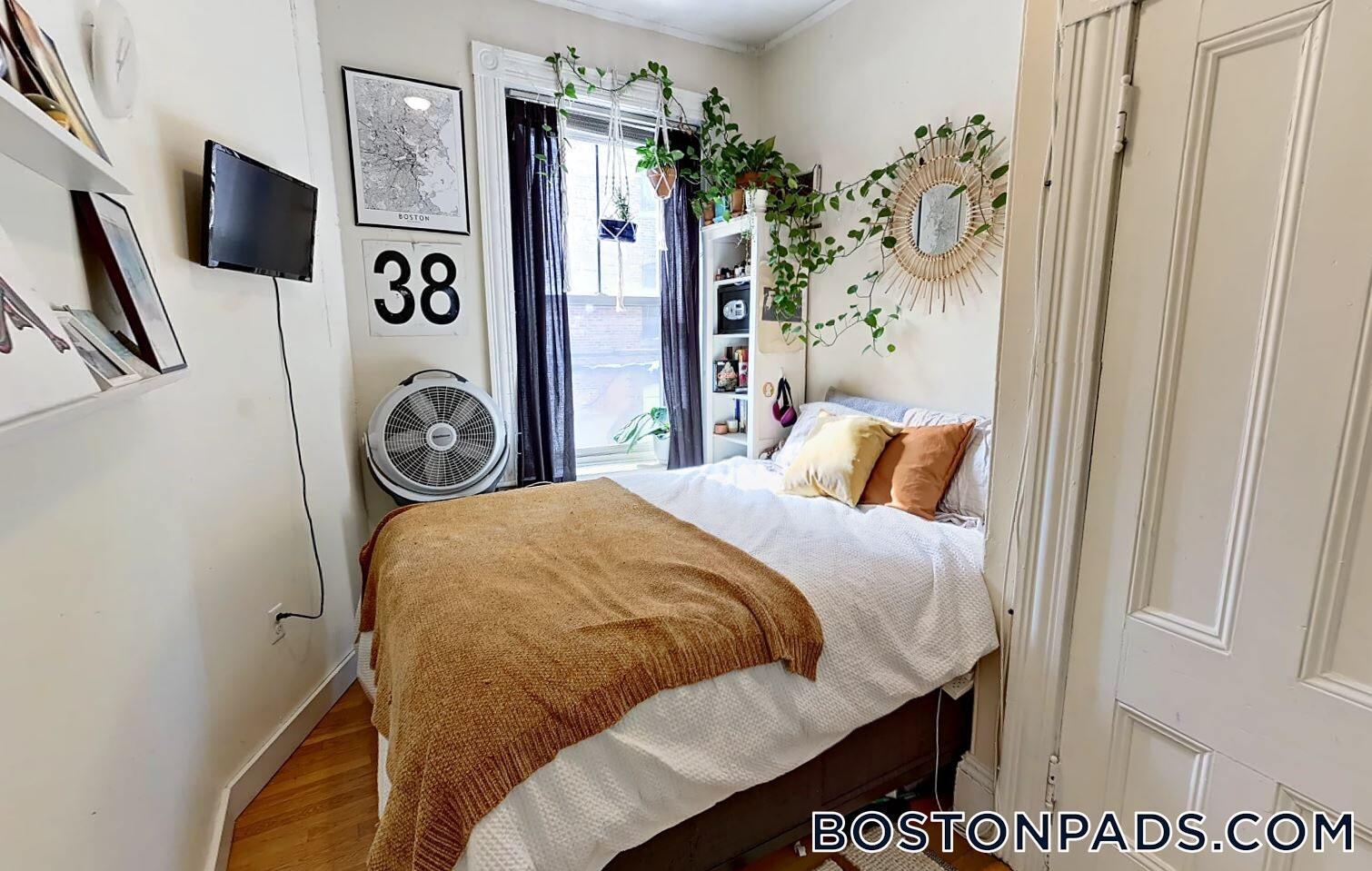 Building Photo - 6 Symphony Rd