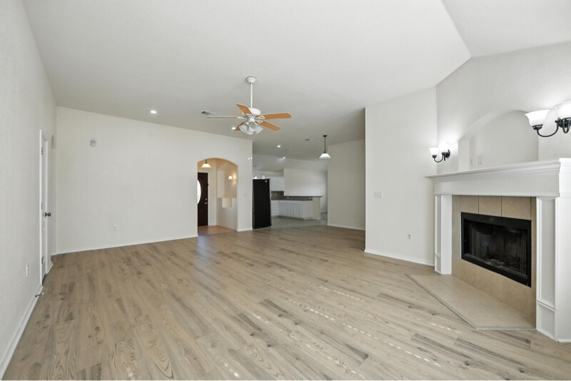 Building Photo - 5328 Sioux Creek Ln