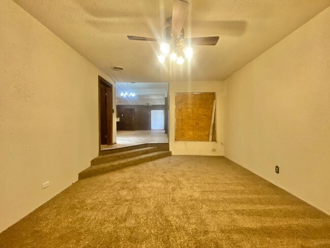 Building Photo - 2019 42nd St