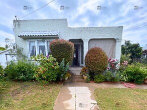 Building Photo - 304 N Rios Ave