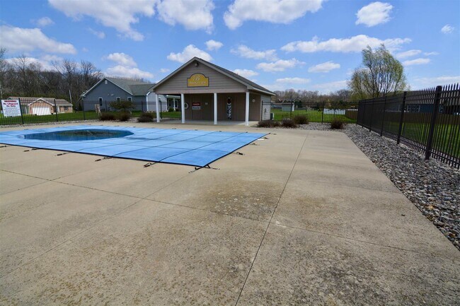 Building Photo - 12368 Bridgeview Dr N