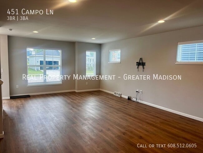 Building Photo - 451 Campo Ln