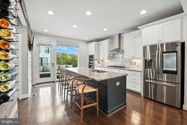 Building Photo - 610 Watermans Dr