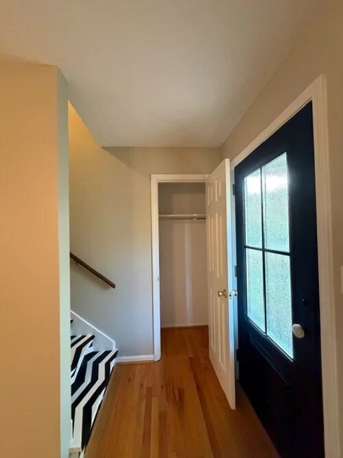 Building Photo - 1170 Lois Ln