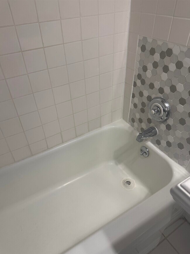 Building Photo - 6515 JFK Blvd E