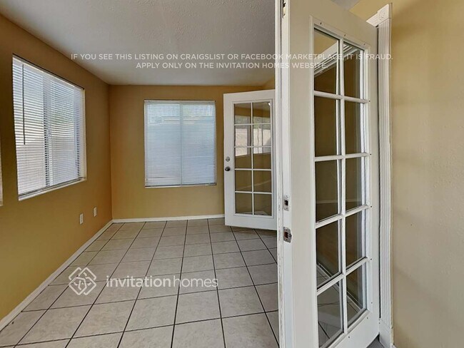 Building Photo - 1868 W Renaissance Ave