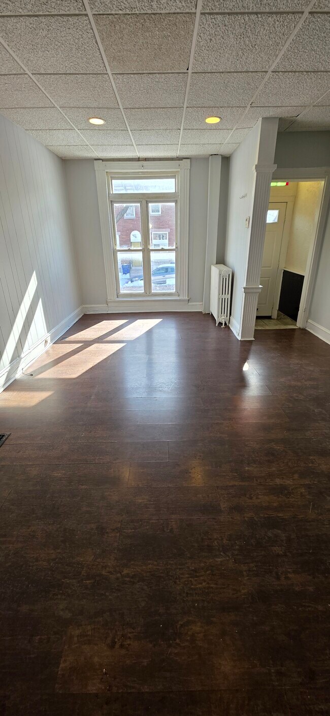 Building Photo - 1826 E Lafayette Ave