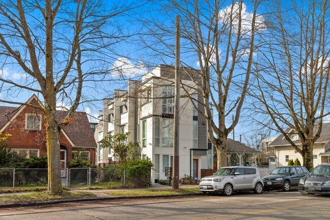 Building Photo - Modern Beacon Hill Townhome | Rooftop Deck...