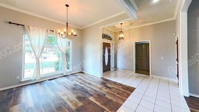 Building Photo - Spacious Edmond 4-Bed, 3-Bath Home with Storm Shelter