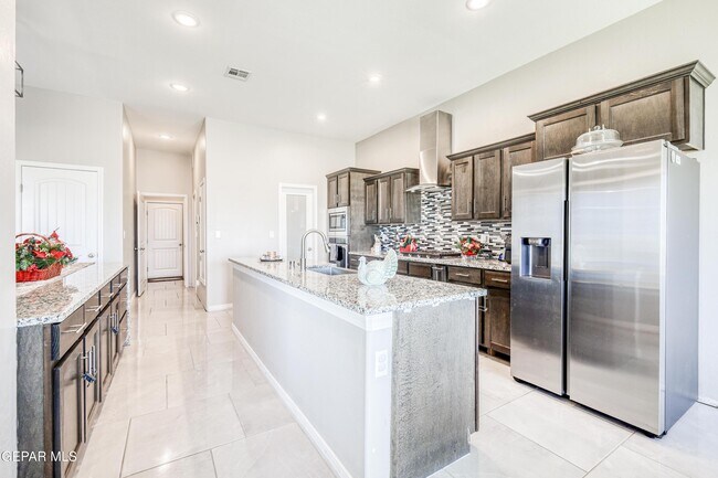 Building Photo - 2375 Enchanted Peaks