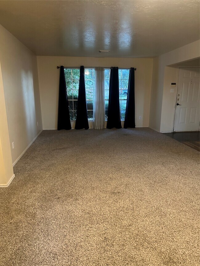 Building Photo - 4803 E Parma Dr