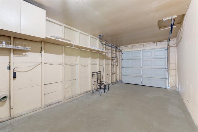 Building Photo - 5907 Nelwyn St