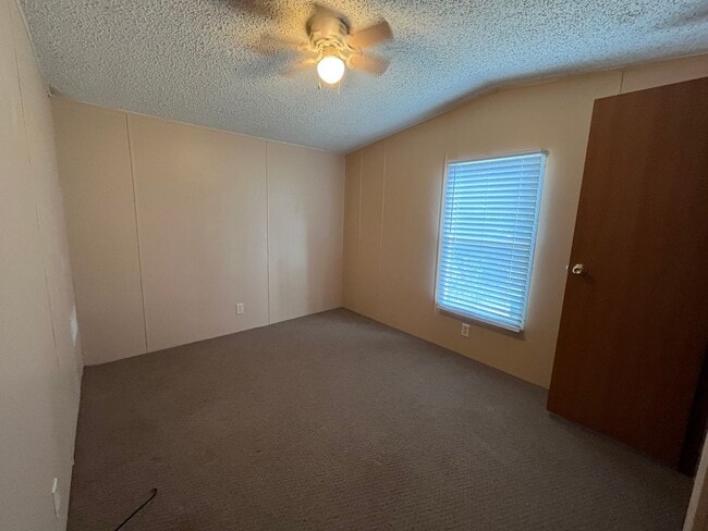Building Photo - 3 Bedroom, 2 bathroom Mobile Home in Suwan...