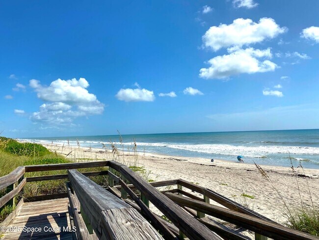 Building Photo - 2035 Jimmy Buffett Mem Hwy