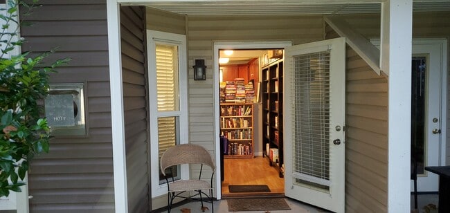 Building Photo - 5000 NW Village Park Dr