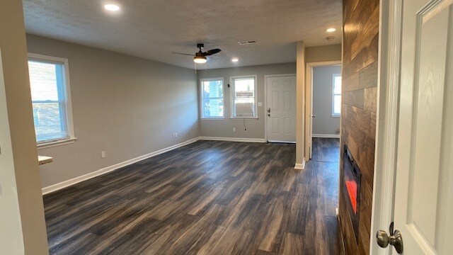 Building Photo - Newly Renovated Duplex for Rent