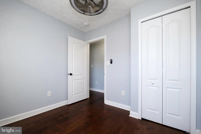 Building Photo - 3317 Hibiscus Ct