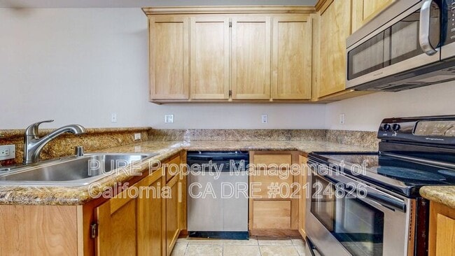 Building Photo - 110 5th St
