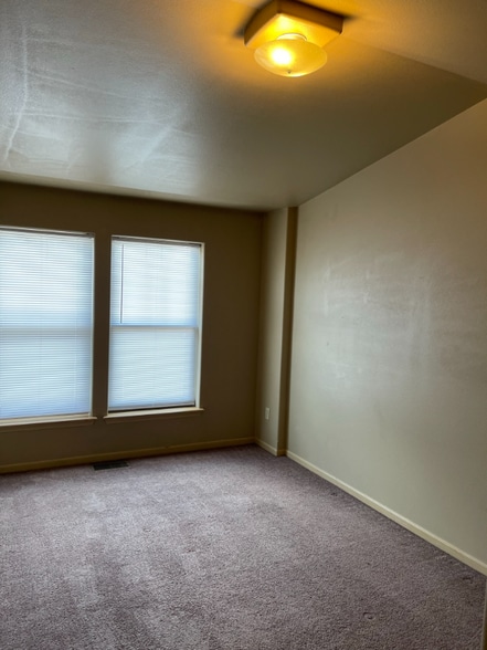 Building Photo - 404 S Johnson St